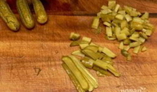 салат с языком и огурцом