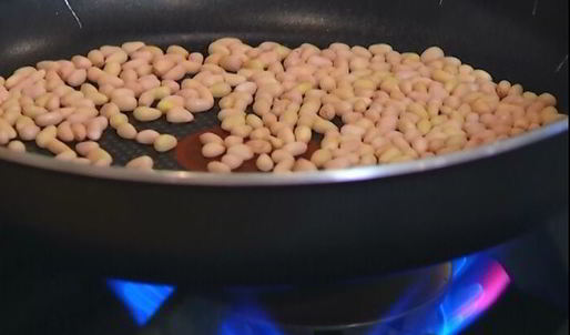 салат со свеклой, инжиром и кедровыми орешками