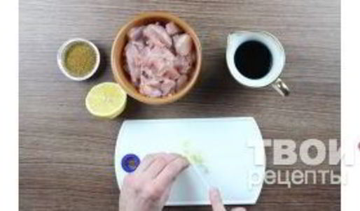 салат цезарь классический с курицей