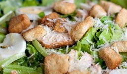 салат цезарь классический