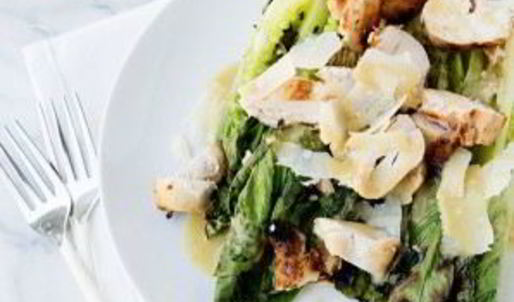 салат цезарь легкий