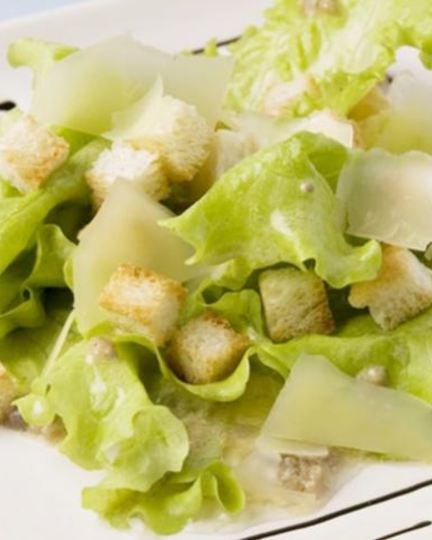 Рецепт салата цезарь с анчоусами