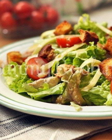 Рецепт салата цезарь с курицей