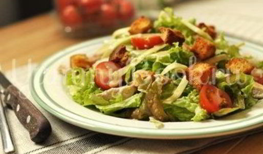 салат цезарь с курицей