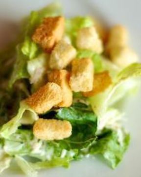 Салат Цезарь с сухариками