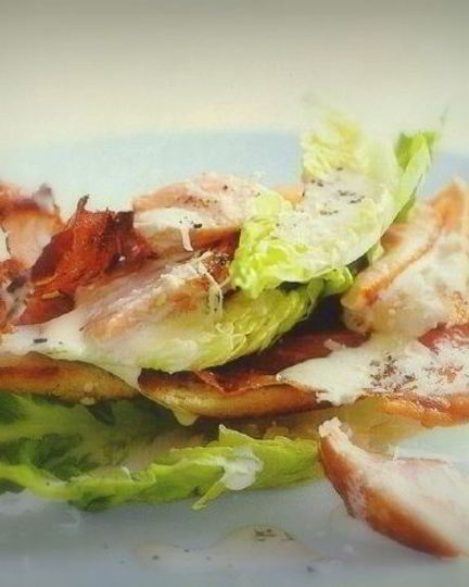 Рецепт салата цезарь с ветчиной