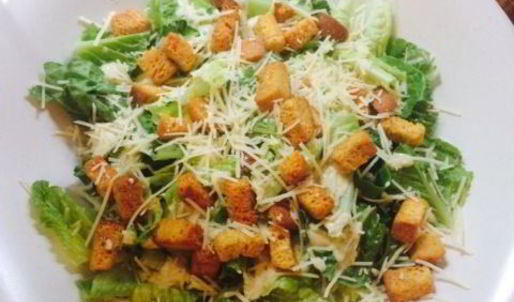 салат цезарь с заправкой из тофу