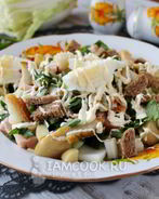 Цезарь с копченой курицей и маринованными грибами