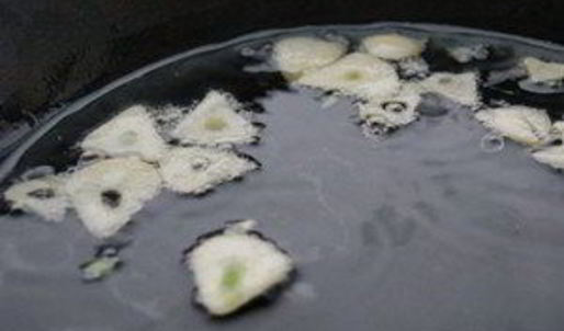 цезарь с курицей и сухариками