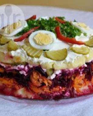 Слоеный салат со свеклой