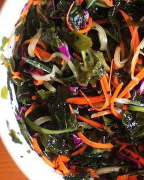 Вкусный салат c вакаме