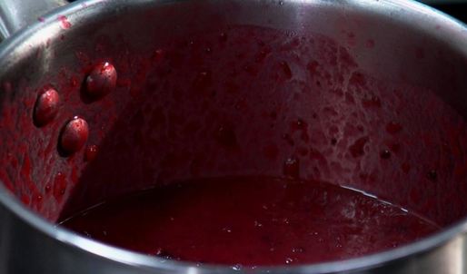 брусничный соус с можжевельником