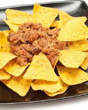 Пикантный соус из фасоли с хрустящими криспами