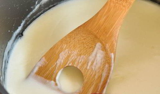 сметанный соус с томатной пастой