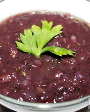 Соус к мясу из лука с беконом и вином