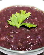 Соус к мясу из лука с беконом и вином