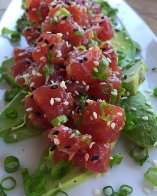 Тартар из тунца с авокадо