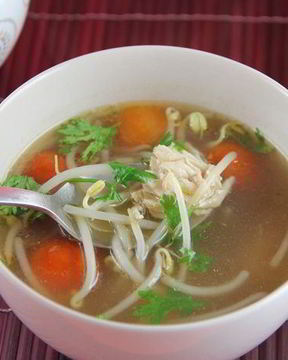 Ароматный куриный суп по-камбоджийски