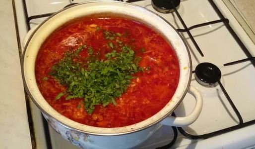 борщ на курином бульоне с отварной свеклой