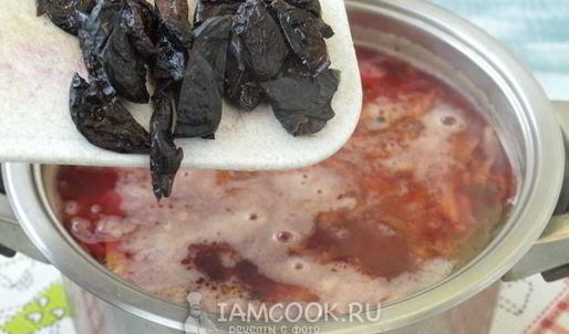 борщ с фасолью и черносливом