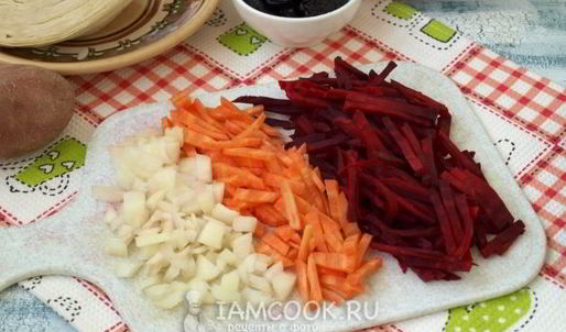 борщ с фасолью и черносливом