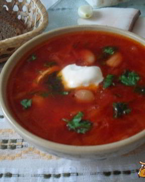 Борщ с фасолью и яблоками