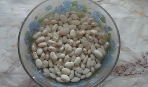 борщ с килькой в томате и фасолью