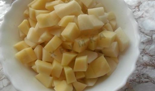 борщ с килькой в томате и фасолью