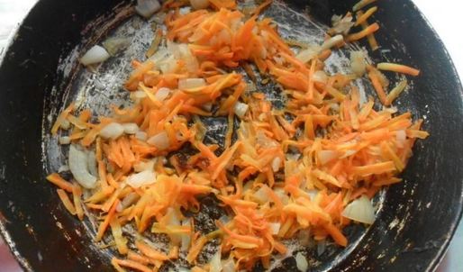 борщ с килькой в томате и фасолью