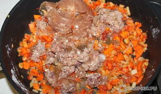 борщ с тушенкой