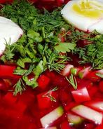 Холодный борщ из свеклы с колбасой