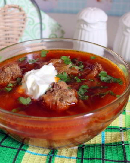 Рецепт летнего борща с молодой капустой и фрикадельками