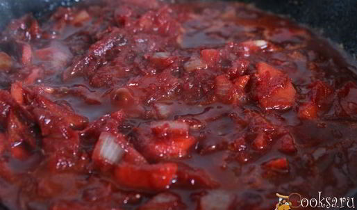 летний борщ с молодой капустой и фрикадельками