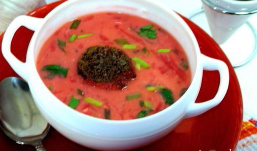 пдбиваний борщ с чесночными крутонами