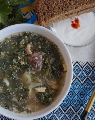 Зеленый борщ с крапивой