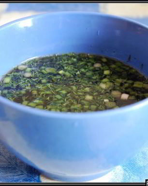 Бульон грибной с луком