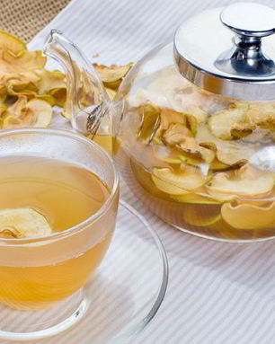 Бульон из цесарки с антоновкой