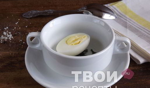 бульон с яйцом