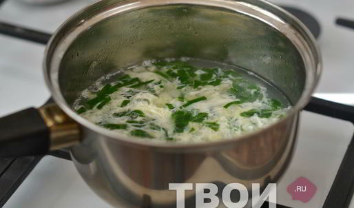 бульон со шпинатом