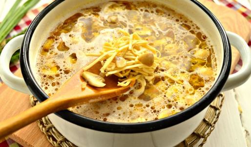 грибной суп-лапша на курином бульоне