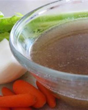 Крепкий говяжий бульон