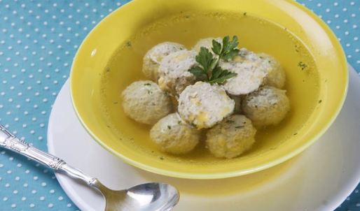 куриный бульон с фрикадельками