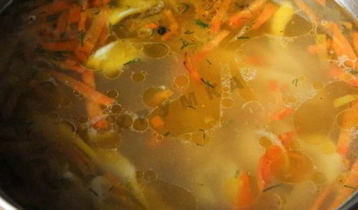 куриный бульон с лапшой