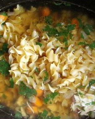 Куриный бульон с вермишелью