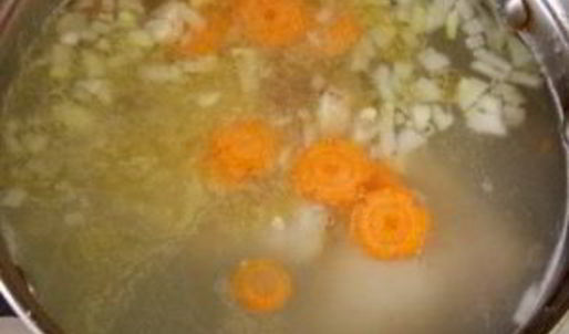 лапша на курином бульоне