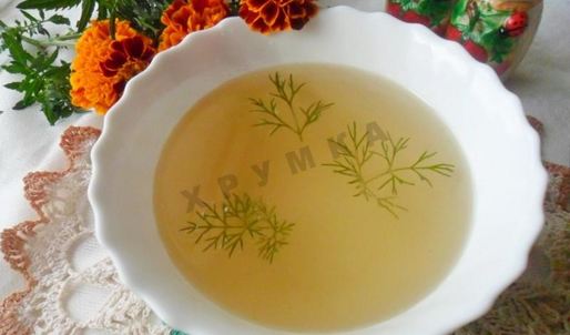 прозрачный мясной бульон из свинины