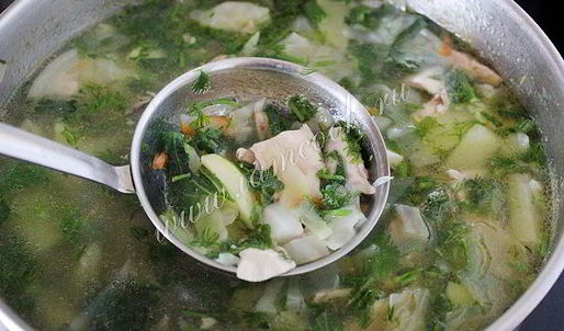 суп с крапивой на курином бульоне