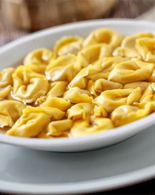 Тортеллини в бульоне