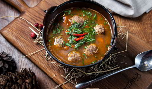 фасолевый суп с фрикадельками