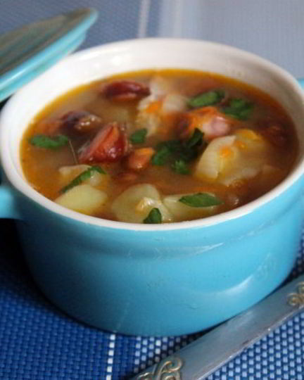 Рецепт фасолевого супа с охотничьими колбасками